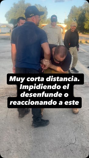 6.5K views · 11K reactions | Muy corta distancia. Impidiendo el desenfunde o reaccionando a este. | Noble Discipline/Danny Leikin | Facebook