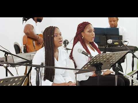 LA SAGESSE A BATI SA MAISON - (concert live LE CHOEUR OKAPI)