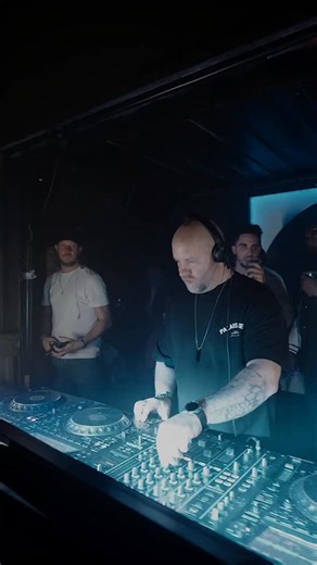 This has gone to the next level with @himselfhermusic taking to the floor here @ldn.east16 Are you ready for what we have to bring you in 2026?! | Forward Motion
