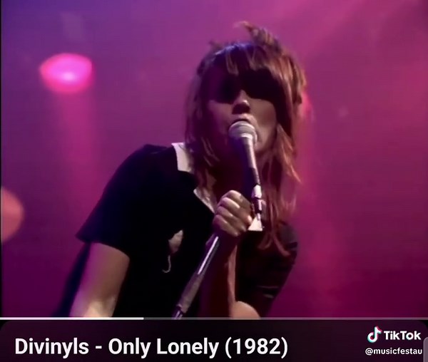 Only Lonely by Divinyls: An 80s Rock Classic