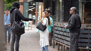 This is the nicest bank robber you’ll ever see