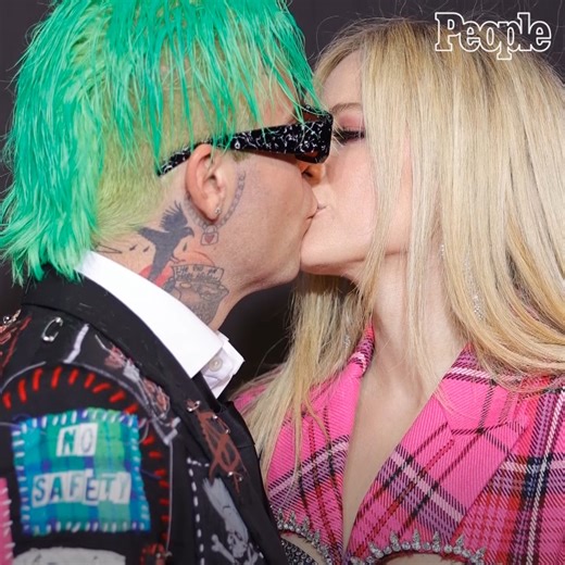 36K views · 199 reactions | Avril Lavigne wasn't looking for love when she met her boyfriend, Mod Sun. ❤️ The Grammy-nominated singer met rocker Mod during a songwriting session, sparks flew, and they began dating "immediately," she says. "I just followed my heart." https://peoplem.ag/353o80i | People | Facebook