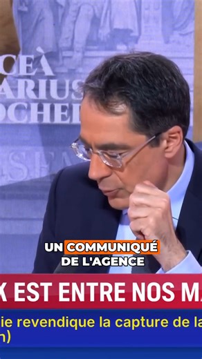 🔍 Découvrez cette arrestation fascinante ! Les images montrent un soldat russe capturé par les forces ukrainiennes, suivi par un drone. Ce moment de tension illustre la réalité du conflit, où chaque instant compte. 🤖🌍 Les témoignages de Vladimir Poutine ajoutent une dimension supplémentaire à cette situation complexe. Que pensez-vous de cette stratégie militaire ? Partagez votre avis en commentaire ! 💬 #UkrainianForces #RussianSoldier #DroneTechnology #WarInEurope #MilitaryStrategy #CurrentE