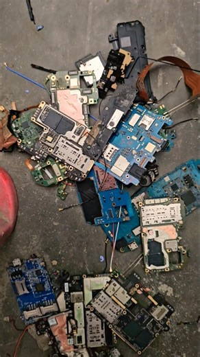 Amazing Mobile Motherboard Scrap Recycling Idea #shorts