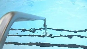 Pool owners scramble to buy chlorine tablets during shortage