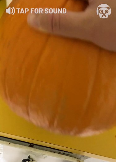 Sculptor carves an incredibly detailed Halloween pumpkin! | Science, Tech and Universe