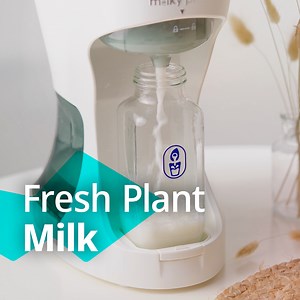 3.1K views · 49 reactions | Making milk at home拏 Two British entrepreneurs created an innovative extractor that turns nuts, seeds, or cereals into homemade plant milk See for yourself ⤵️ | World Intellectual Property Organization | Facebook