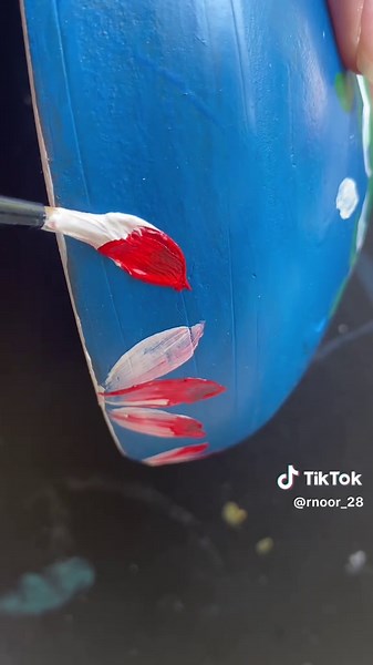Let’s paint a small bowl 🌸 #Beautiful #trees #flowers #flowerpots #painting #greenery #garden #homedecor