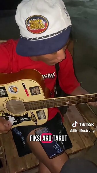 Cover Gitar: Lagu Favorit dalam Versi Akustik