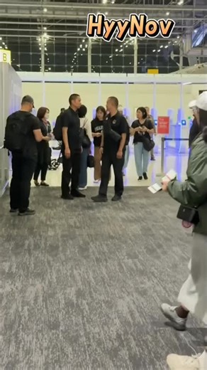 邝总走过来了 #หลิงหลิงคอง #鄺玲玲 #Linglingkwong #onlyyou