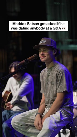 He was not expecting that question 😂 #Maddoxbatson #singersoftiktok