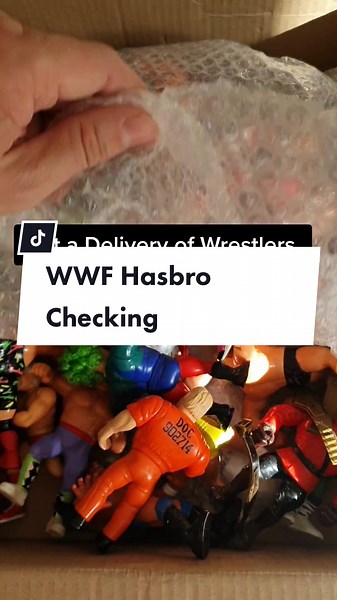 Just got a little pick up of WWF Hasbro Figures for the store, when inspecting these there's always certain things to check for. #toycollector #wwe #wwfhasbro #vintage #actionfigure #actionfigurestore #toyscavenger #vibes