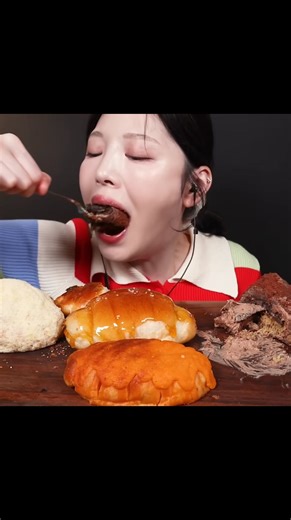 SUB) Sweet Explosion! 🍫 Dubai Chocolate Towel Cake & Assorted Salt Bread 🥐 Cream Bread & Financier Dessert Mukbang Asmr #fblifestyle | Riya Kapoor