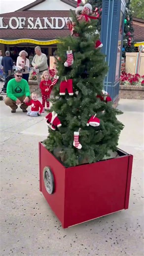 67 talking Christmas tree