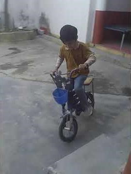 Cycle drifting drifting at the age of 6 just for learning