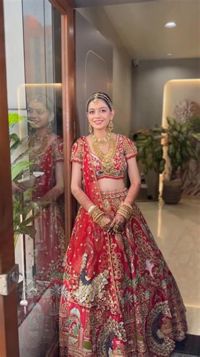 Rinkupatel Artist on Instagram: "Bride Army wedding day ❤️ HMUA:- @rinkupatel.555 & team @parii__patel Brides:- @smitsownarmy Look designed by:- @rinku_a.patel #lookbyrinkus #newseason #newpost #newreels"