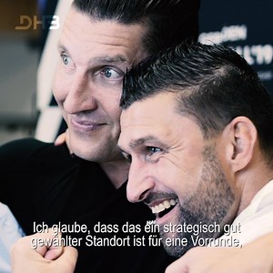 🎙 Stefan Kretzschmar im Interview mit Florian Schmidt-Sommerfeld. Mal ganz ehrlich: Wer geht denn schon gerne in den Kraftraum, wenn man auch auf der Platte stehen kann? 😜 #aufgehtsDHB #handball19 | Deutscher Handballbund