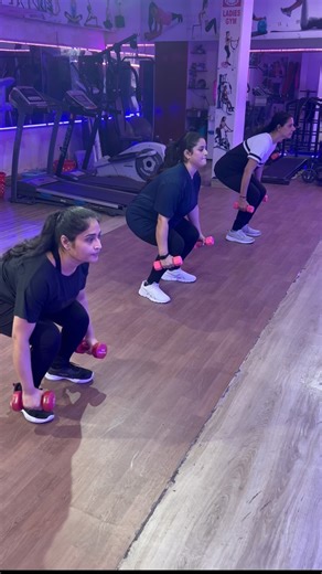 STEPPERS DO THE STEPS™️ on Instagram: "Strong is the new sexy 💃 CrossFit queens at work 👑 #CrossFit #CrossFitWorkout #FunctionalTraining StrongWomen LadiesGym FitnessReel WorkoutMotivation SweatItOut SteppersDoTheSteps"