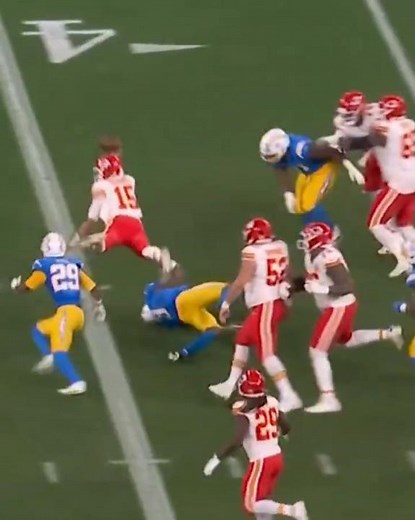 Top Plays of 2025 Season (pt 23): Patrick Mahomes vs Chargers 🔥 #chiefs #nfl #highlights #topplays