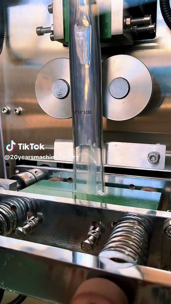 Do you like this filling ?#packingmachine #packagingmachine #fillingmachine #sealingmachine #powderpackingmachine #automaticpackingmachine #powderfillingmachine #packingmachinemanufacturer