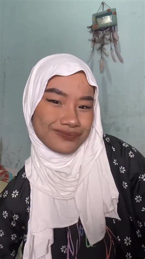 🤍🕊️ #makeup #makeuptutorial #makeuppakekaki #cerebralpalsy #tiaraayalia | Tiara Ayalia