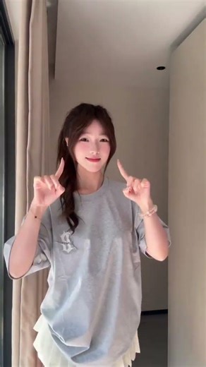 First Love's Face: Pure and Innocent Spring Hairstyles & Outfits