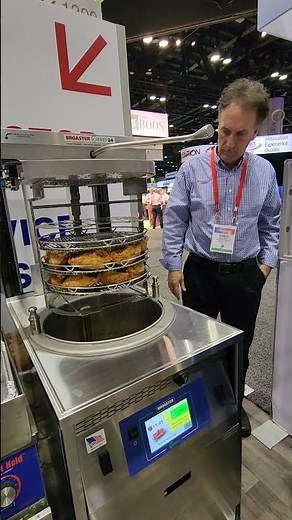 Broaster E-Series 24 Pressure Fryer with Auto-Lift
