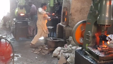 Complete Guide to Crafting a Hand Plough by Hand