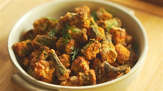 How to cook Crispy Okra Bites 💚 Ingredients: 10-12 pcs (300g) okra 150g water (for soaking) Coating Mix: 1/2 cup sweet potato powder (camote powder) 2 tbsp nutritional yeast (for umami) 2 tsp smoked paprika 1/2 tsp garlic powder salt and pepper, to taste coconut oil spray Air Fry at 220°C for 10-12 minutes, flip halfway through. | Healthy Foodie PH