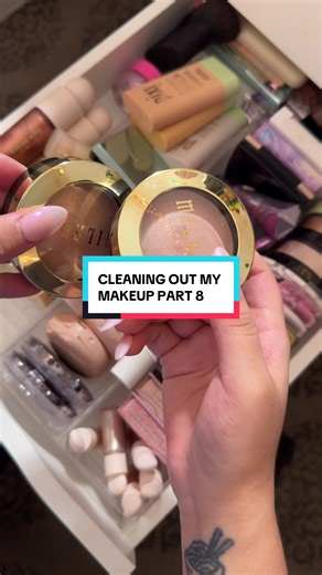 ‼️CLEANING OUT MY MAKEUP SERIES‼️ Don’t forget to enter the giveaway! 1. LIKE 2. FOLLOW ME (bonus points if you follow my IG) 3. COMMENT on any of my videos! Giveaway winner will be picked at the end of my decluttering series. Open to the continental U.S. 😊 #makeupdeclutter #declutter #makeupcollection #cleaning