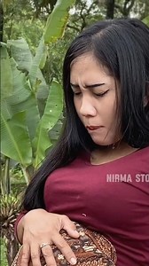 Pregnant woman giving birth alone in a cucumber garden #shorts #pregnant #giving