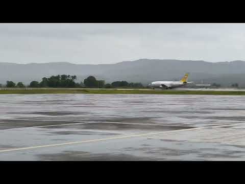 The Oldest Boeing 737-200 Classic is still worthy and able to fly proudly!