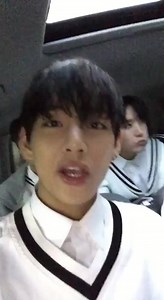 [Fancafe] Taehyung tải video hồi cả nhóm đi ghi hình comeback cho sân khấu đầu tiên của I Need U trên fancafe. Một chiếc xe được anh Sejin đèo cả 7 nhóc con, thật sự cũng lâu lắm rồi mới thấy anh Sejin luôn. Huhu hoài niệm lắm luôn ấy cảm giác như là được lớn lên cùng Taehyung vậy. 🐯: Mọi người ơi cuối cùng thì chúng mình cũng comeback rồi nè, bây giờ 6h sáng, video này mình dự tính 2 năm sau sẽ xem lại. ( Taehyung nói trong Video ) 🐯: Cuối cùng thì cũng đến buổi ghi hình đầu tiên của I Need U