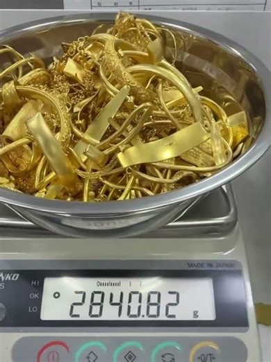 The Secret Behind Gold Bars: Why Lid on Molten Gold