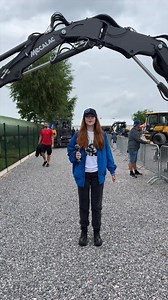 106 reactions | Mrkněte, jak si Vlasta užila letošní Dny Mecalac! Akci pro strojníky, naše zákazníky a ty, kteří prostě milují stroje. Sledujte nás, ať vám další ročník neunikne!!!  | JMP - Stavební stroje | Facebook