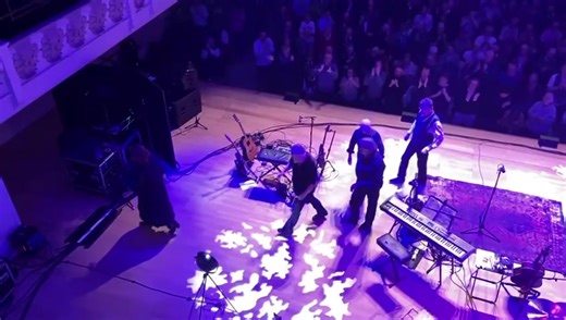 My heartfelt thanks to everyone who came to Cadogan Hall and for the wonderful reception you gave us all. Memories we will cherish! Bxx #London | Barbara Dickson