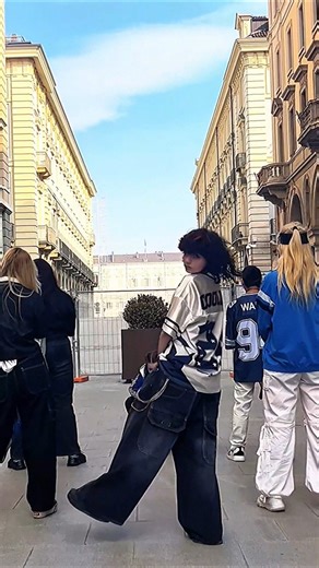 Gettin' our #KARMA #스트레이키즈 #StrayKids #CEREMONY #kpopinpublic #KPOPINPUBLIC