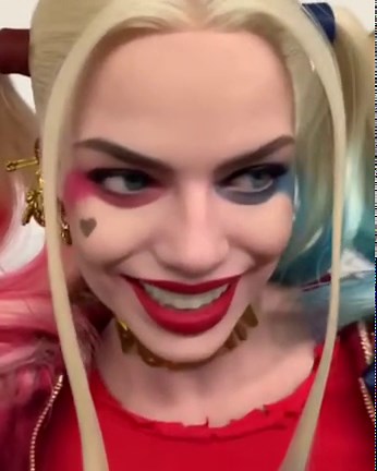Hyper realistic Harley Quinn statue