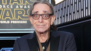'Star Wars' Chewbacca Actor Peter Mayhew Dies at 74