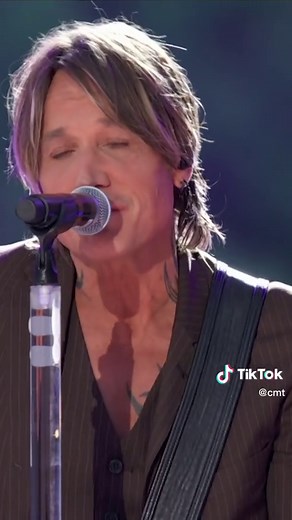 Keith Urban Performance of 'Brown Eyes Baby' at CMT Awards