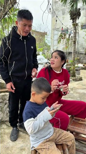 Why Parents Should Not Let Children Use Smartphones Too Early | Protect Kids’ Eyes#parentingtips