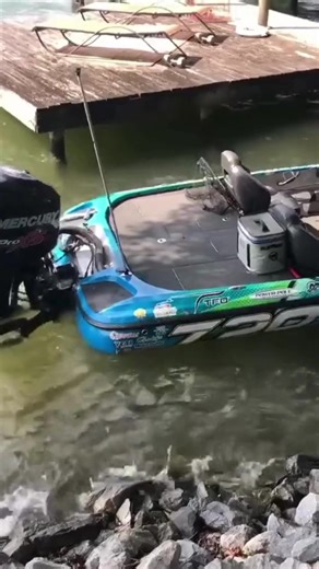 When the rope gave out, the Power-Pole anchors held strong. Dual anchors, total control, and peace of mind no matter what the water throws at you. Have your anchors ever saved the day? We want to hear your story. power-pole.com/ Sweetwater Fishing TV Power-Pole Total Boat Control #PowerPole #HydraulicAnchors #FishingTech #OnTheWater #AnglerLife #BoatLife #SmartBoating