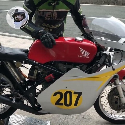 Honda CB 450 classic racing motorcycle - start and go! #goran2003