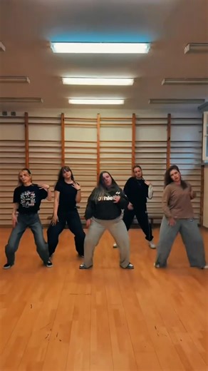 TIME TO CELEBRATE 🎊 #le_sserafim #celebration #timetocelebrate #cover #dance #kpop #viral