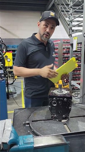 Bomba Sauer Danfoss 75 Série 90, aplicada no rolo compactador XCMG XF123.