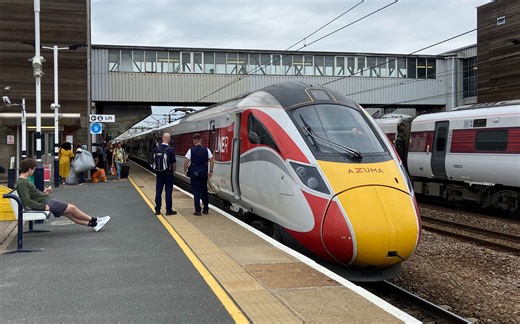 LNER (London North Eastern Railway) Azuma Class 801 出站加速