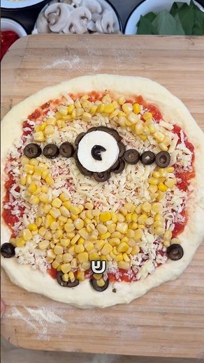 Pizza Crust Art Pizzas in a variety of different paintings, a fun activity for kids #YabloloShamb...