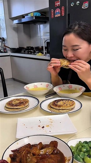 Couple food prank 😂 one bite started the funniest prank war! #FoodLoversHub #FoodPranks #fyp