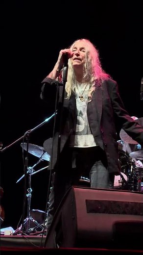 Patti Smith - Gloria live at Istanbul