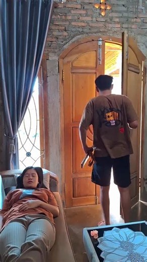 Funny Slip Prank #comedy #reaction #funny #rural #girl #girlpower #slipping #prank #homor #duet #fun